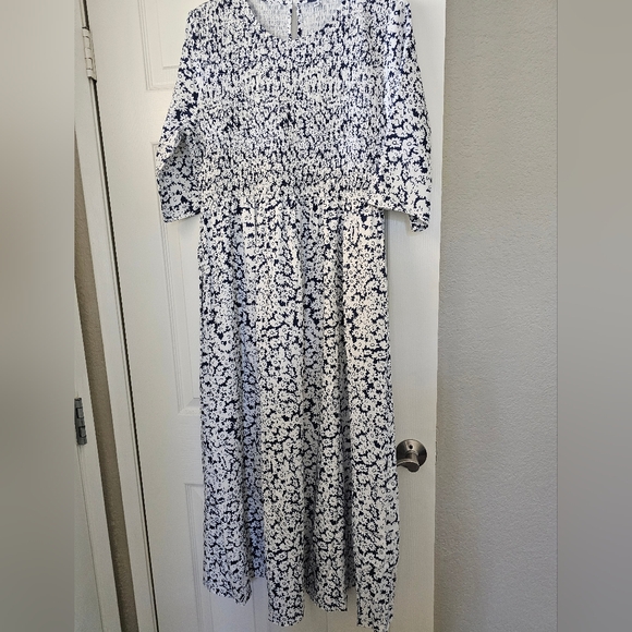 Floral Maxi Dress - Picture 3 of 4